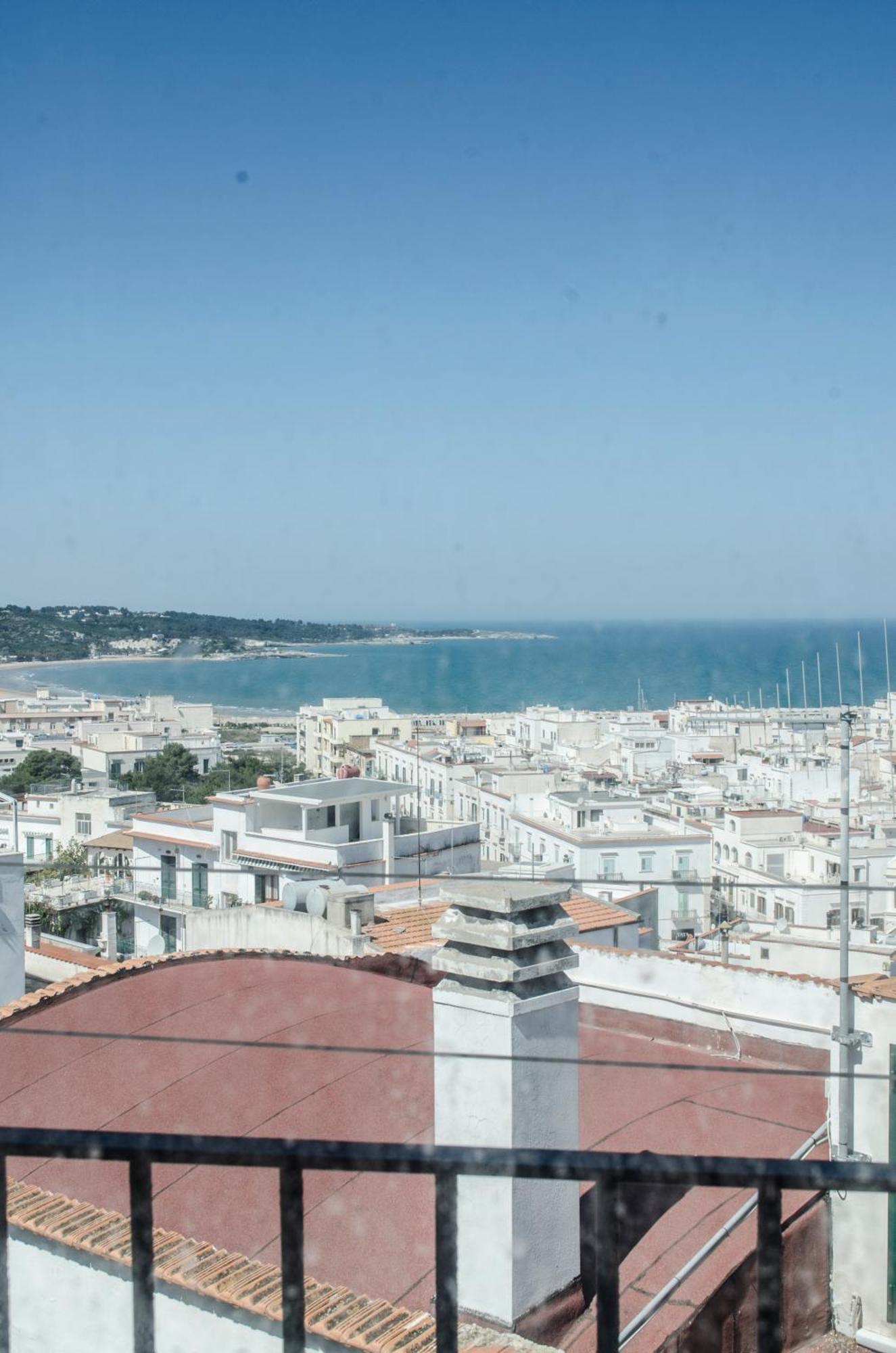 לינה וארוחת בוקר ויאסטה Torre La Mezzaluna מראה חיצוני תמונה